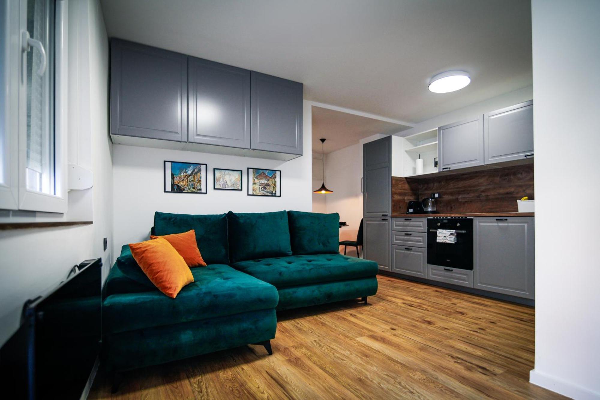 Old Roofs Apartment ซาเกร็บ ภายนอก รูปภาพ