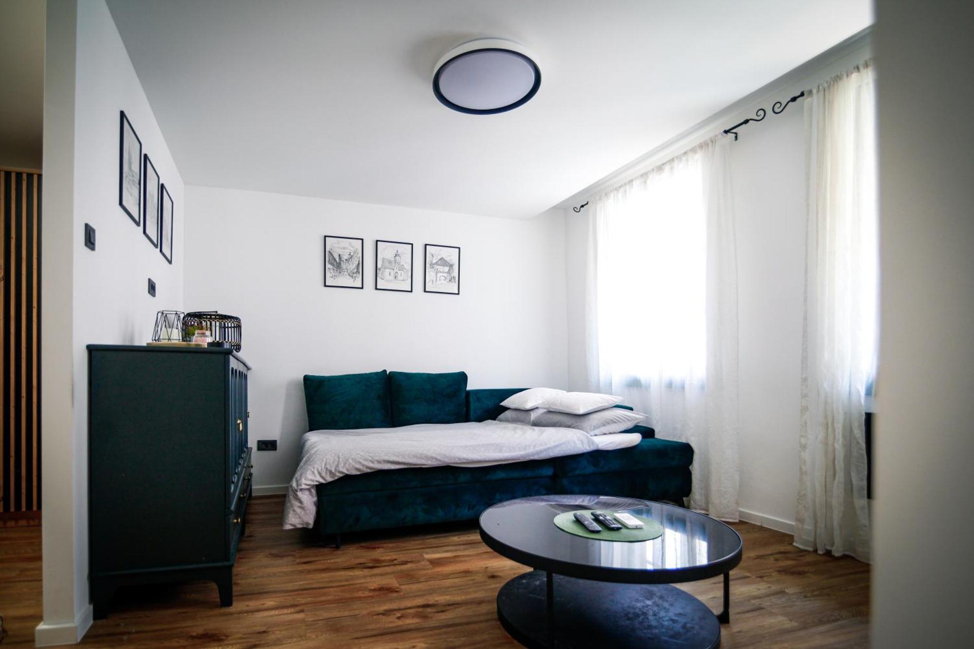 Old Roofs Apartment ซาเกร็บ ภายนอก รูปภาพ