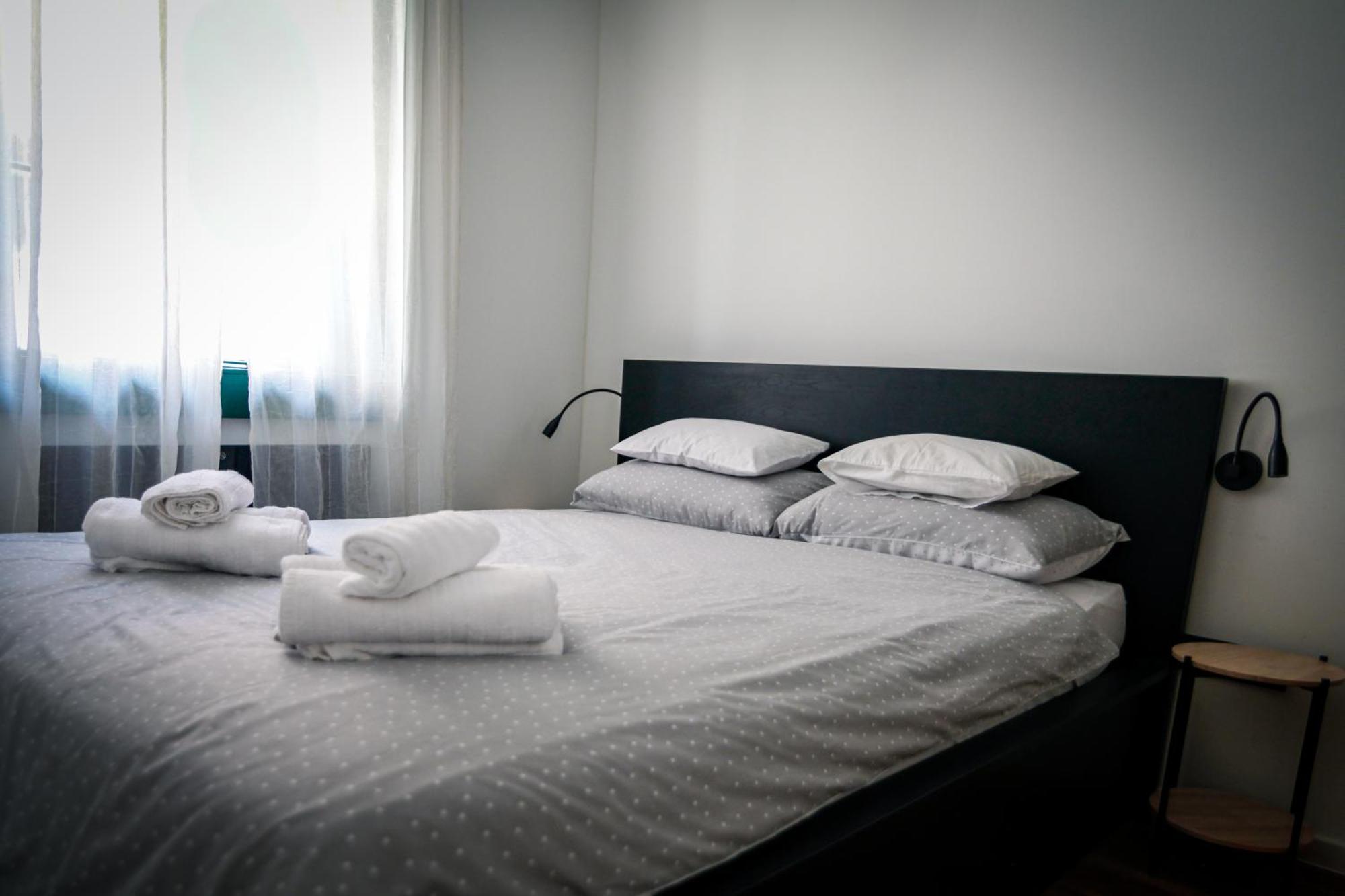 Old Roofs Apartment ซาเกร็บ ภายนอก รูปภาพ